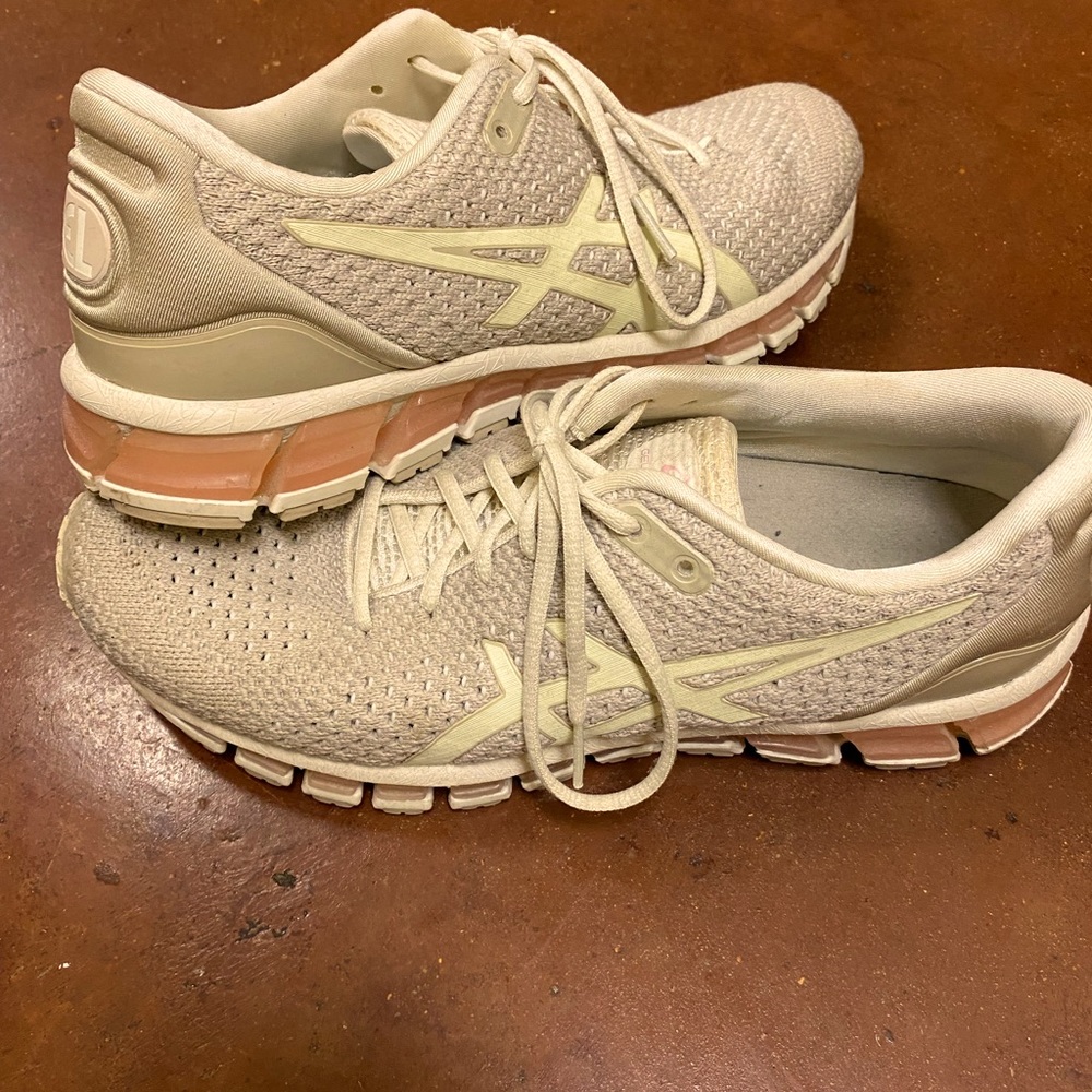 Women’s ASICS 9.5